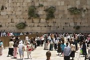 Большинство гостей Израиля посещает религиозные святыни. // isra.com