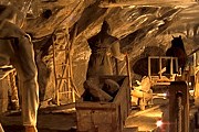 Протяженность подземных лабиринтов составляет 300 километров. // planetware.com