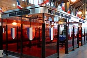 Таможенный пост установлен в честь нового фильма. // tout-paris.org