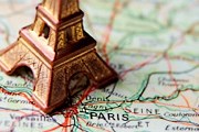Эйфелева башня - самая популярная достопримечательность Парижа. // Istockphoto