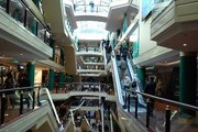 Каток открыт на крыше центра Galleria Rīga. // rus.delfi.lv