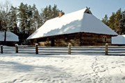 В музее можно увидеть старинные предметы и архитектуру. // brivdabasmuzejs.lv