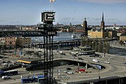 Лифт Katarinahissen на фоне города // sverigesradio.se