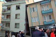 Разрушения зданий зафиксированы в провинции Кютахья. // Reuters
