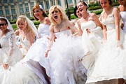 Парад невест – веселое зрелище. // cosminakelemen.wordpress.com