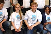 Опознать "ангелов" можно по фирменным футболкам. // Finnair.com
