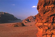 Вади-Рам называют также Лунной долиной. // visitjordan.com