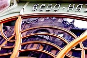 Туристы узнают об истории развития ар-нуво в Будапеште. // visitbudapest.travel