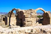 В парке представлены памятники разных эпох. // paphos.tourportal.ua