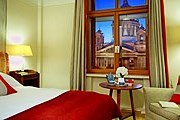 Номера обновлены к 100-летию отеля. // roccofortehotels.com
