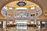 Холл отеля Wyndham Grand Agra // wyndhamgrandagra.com