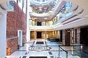 Холл отеля "Введенский" // alrosa-hotels.ru