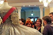 Платье является точной копией наряда, хранящегося в Оружейной палате. // mxatschool.livejournal.com