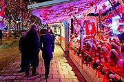 На Елисейских полях установят белые "шале". // tout-paris.org