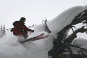 Снег на горе лежит до июня. // baikaltravel.ru