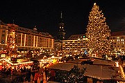 Striezelmarkt в Дрездене // dresdene.de