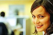 Сотрудники call-центра оказывают помощь туристам. // business.slando.rnd.ru