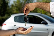 Туристы выбирают автомобильные поездки по Индии. // iStockphoto / egeeksen