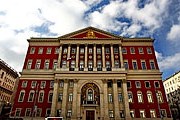 В здание мэрии пустят посетителей. // ria.ru