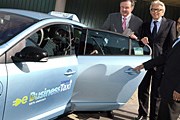 Электротакси в аэропорту Schiphol // businesstraveller.com