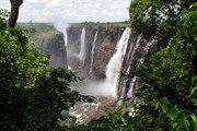 Водопад Виктория - визитная карточка страны. // iStockphoto / James Scully