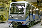 Туристы узнают об истории и работе завода. // m-inf.ru