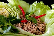 Города Азии предлагают вкуснейшую уличную еду. // iStockphoto / laughingmango
