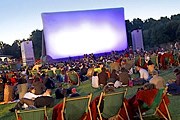 В саду Баумана посетителям покажут кино. // paris-lifestyle.ru
