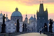 Власти хотят разгрузить мост. // hotelehrlich.cz