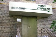 Документы принимают в Pony Express. // media.ru