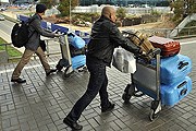 Туристов немедленно вернут домой за счет Ростурпомощи. // Коммерсантъ / Глеб Щелкунов