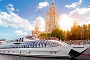 Прогулка на новой яхте будет комфортной. // Флотилия Radisson Royal Moscow