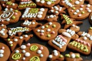 Дети разукрасят рождественские пряники. // web.zone.ee