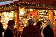 На рождественском рынке в Стокгольме // stortorgetsjulmarknad.com