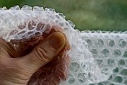 В ожидании автобуса можно снять стресс. // vk.com