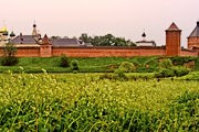 Суздаль сохранил множество памятников. // Travel.ru