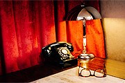 В номерах отеля – винтажные телефонные аппараты. // thejadenyc.com