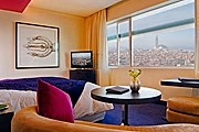 В дизайне сочетаются современный и мавританский стили. // sofitel.com