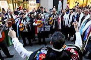 Музыканты будут выступать на улицах города. // lavozdegalicia.es