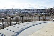С трассы открывается вид на город. // zoopraha.cz