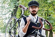 Участник прошлогоднего велопробега. // the-village.ru