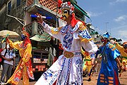 Парад на фестивале булочек. // wikimedia.org