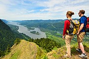 Карты ведут в непроходимые места. // iStockphoto / thinair28