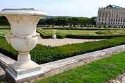 Создать свои духи можно в Версале. // guidatours.com