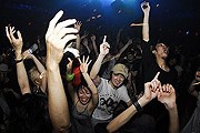 Ночная жизнь Японии под угрозой. // placesonline.com