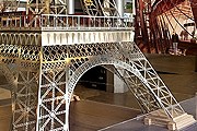 На специальной выставке можно узнать, что станет с Эйфелевой башней. // paris.fr