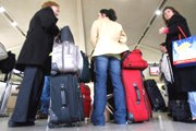 Туристов могут не выпустить в зону получения багажа. // foxbusiness.com