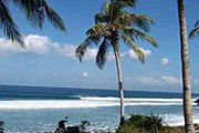Площадь острова - 65 000 кв. метров. // reef2beachsurf.com