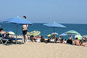 Власти Крыма борются с незаконными ограждениями пляжей. // A. Баринова