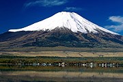 Фудзи – символ Японии. // anything-from-japan.com